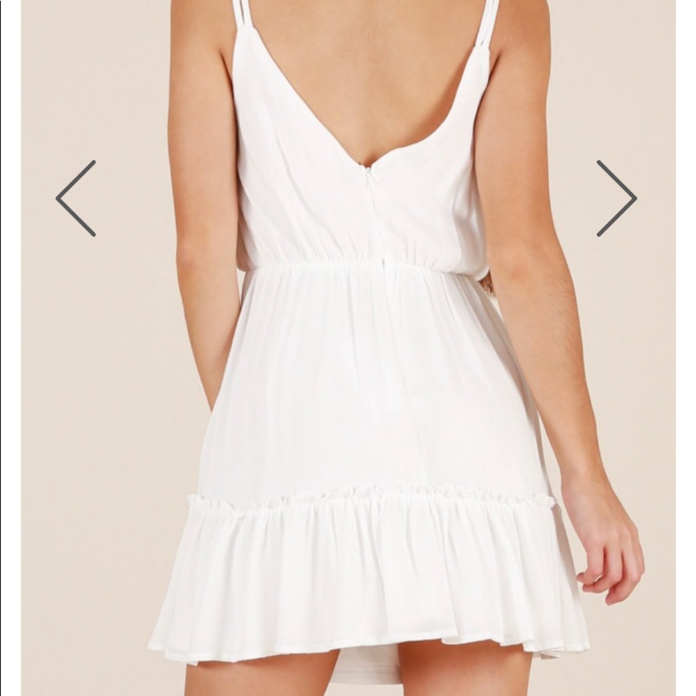 White dress - Picture 4 of 8